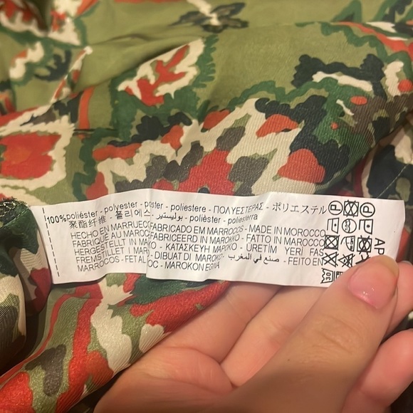 𝅺ZARA Satin Large Pull Over‎ - Picture 6 of 9